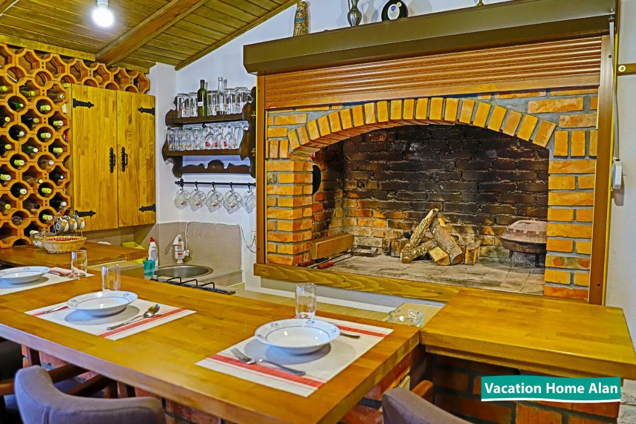 Vacation Home Alan 2 Kulen Vakuf Kültér fotó