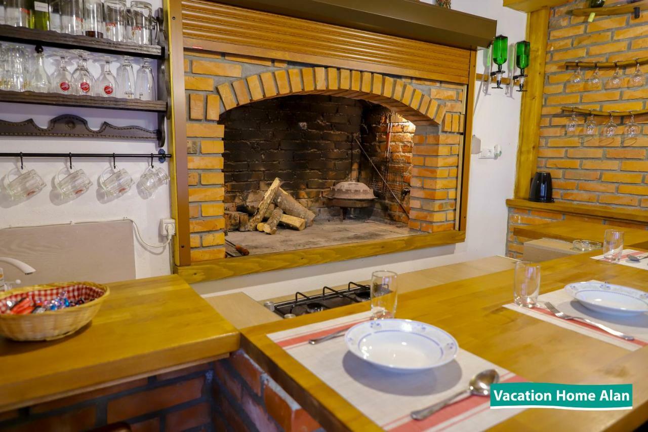 Vacation Home Alan 2 Kulen Vakuf Kültér fotó